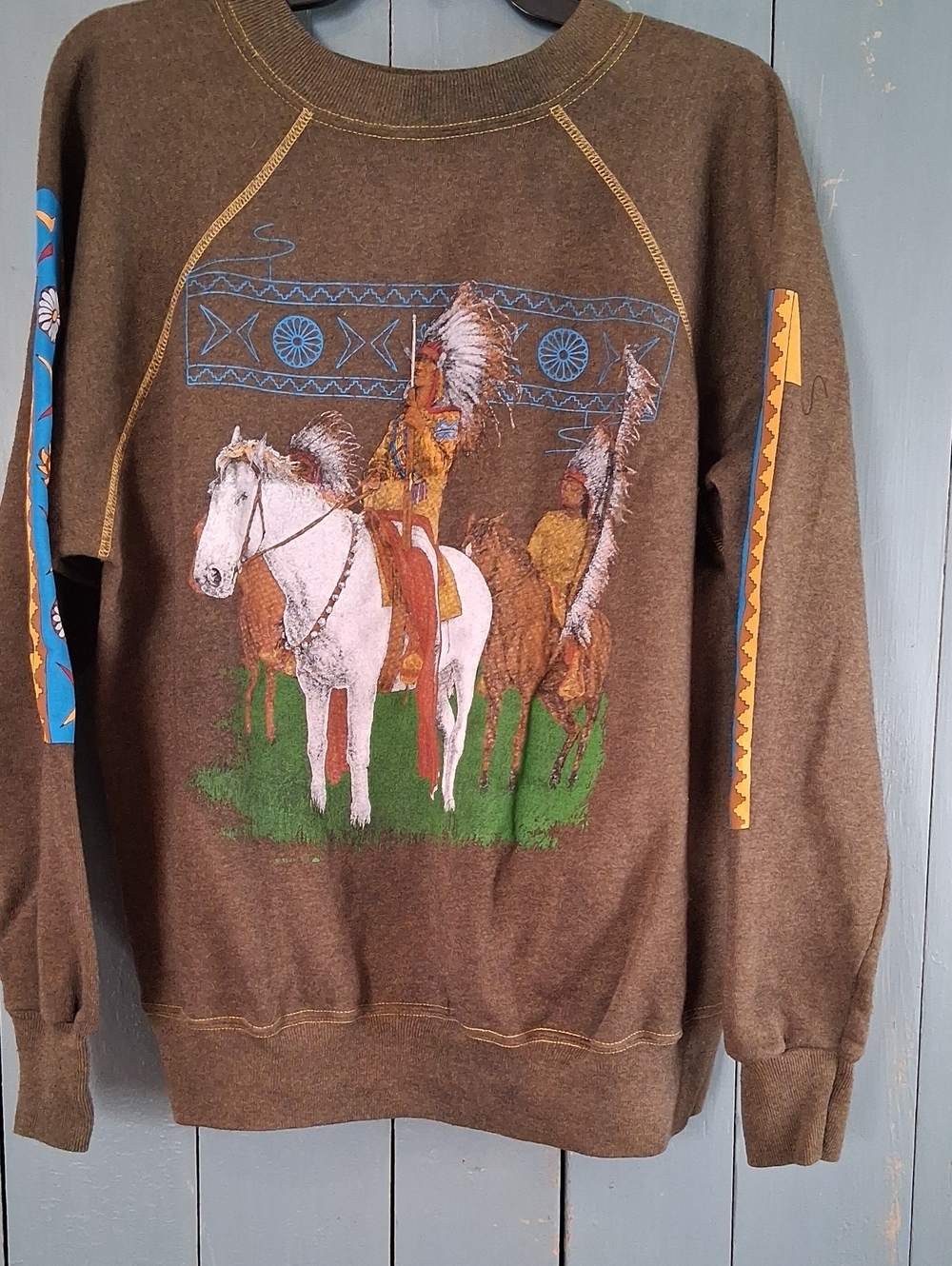 Green Vintage Native Print Men's Sweatshirt Xl.